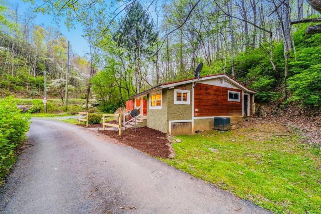 Cozy Cub Mountain Escape Villa Gatlinburg Exterior photo